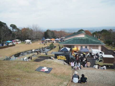 眺めのすてきな場所で楽しむ　12月2日に「三重ふれあいマルシェ」　三重県菰野町の尾高高原キャンプ場で開催　