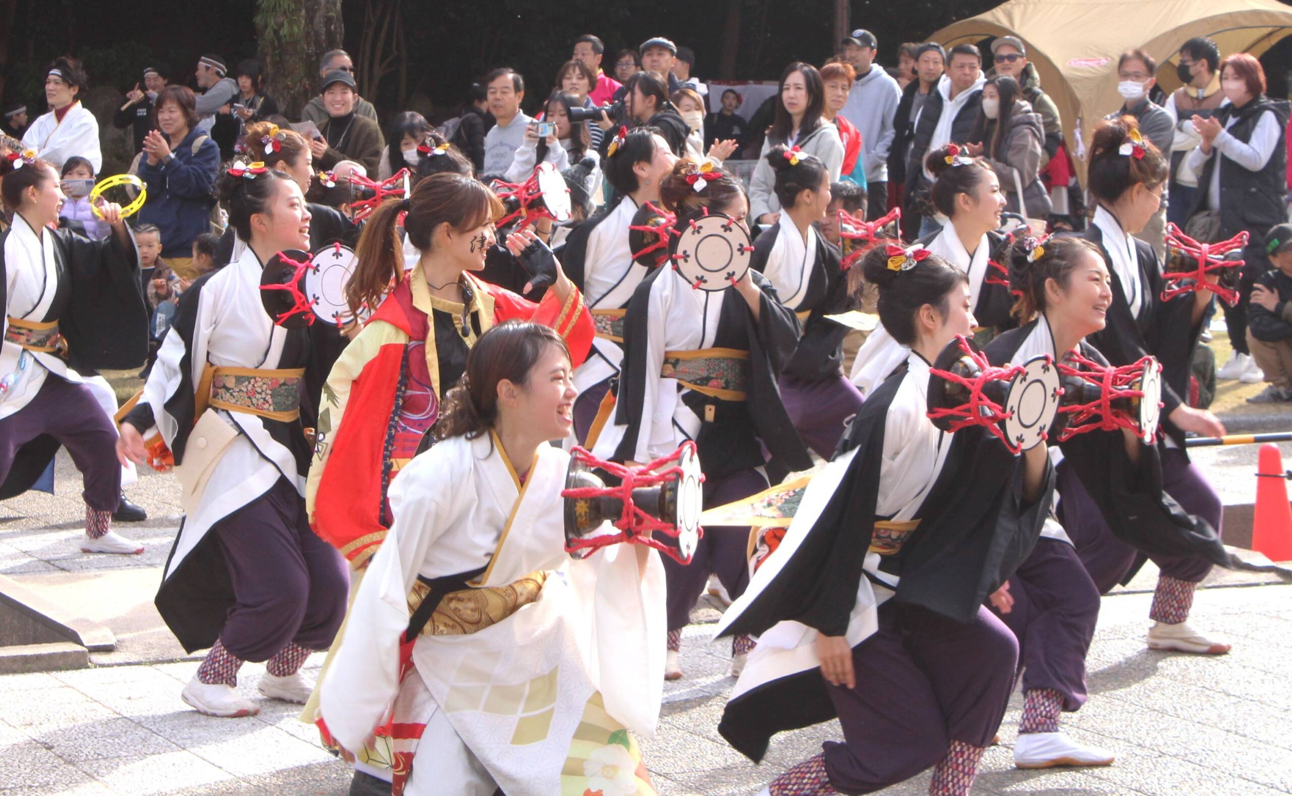 四日市でよさこい「やったろ舞」、50余チームが競演、4年ぶり「制限なし」開催