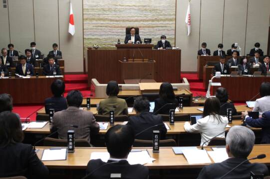 補正予算案など可決、四日市市議会、風致地区の太陽光パネル設置について申し入れも