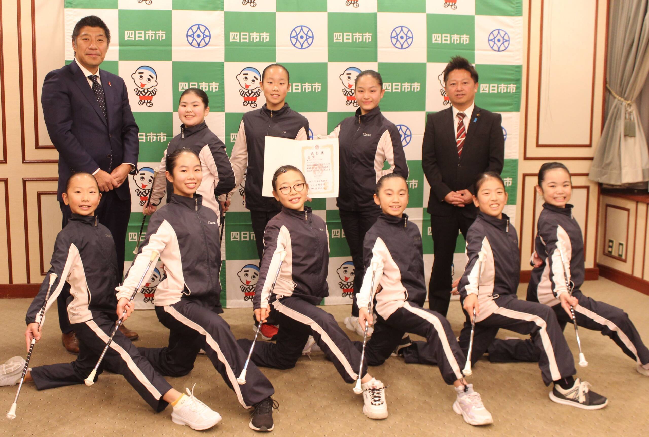 「Baton Team Grace」全国大会へ、U-15、U-12の2チーム、四日市市長に決意を報告