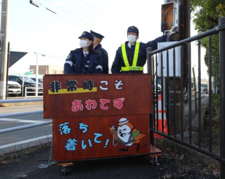 発動発電機使った信号操作訓練　署員自作のカバーも登場　四日市南警察署