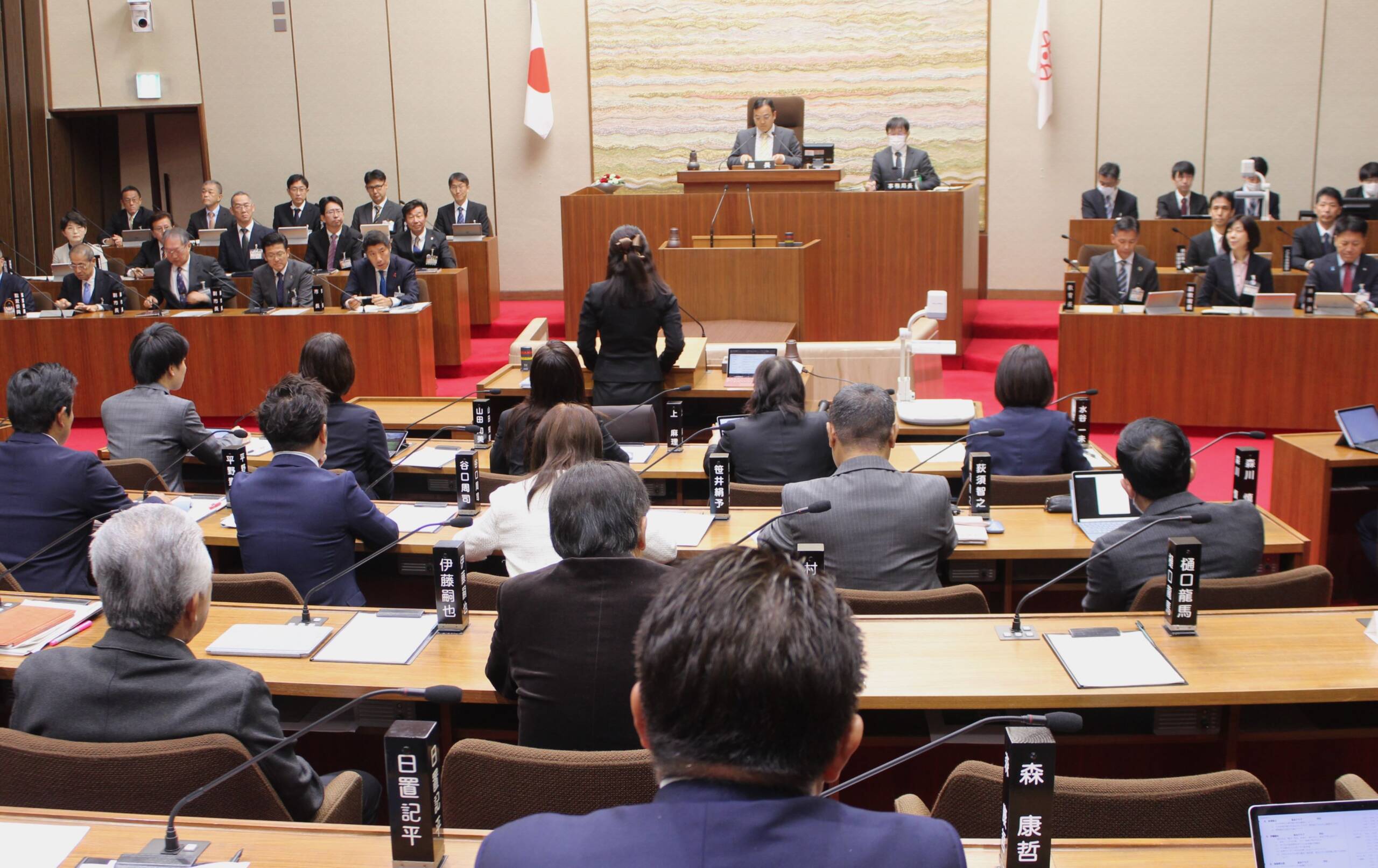 住環境の安定、中小企業振興の条例、子育てと仕事など議論、四日市市議会の一般質問