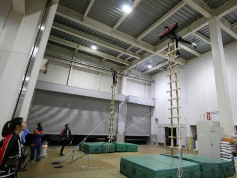 はしご登りや消防広場　四日市市の出初式　1月14日に四日市ドームと周辺で