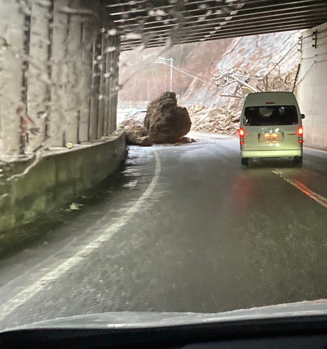 非常電気でしのぐ病院、頑張りすぎて後で骨折分かる人も、三重県立総合医療センターのDMAT派遣隊員が活動報告