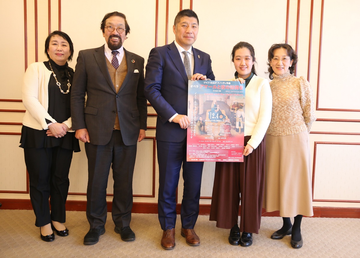 四日市市文化会館で上演　オペラ「アマールと夜の訪問者」　出演者らが森市長を表敬訪問