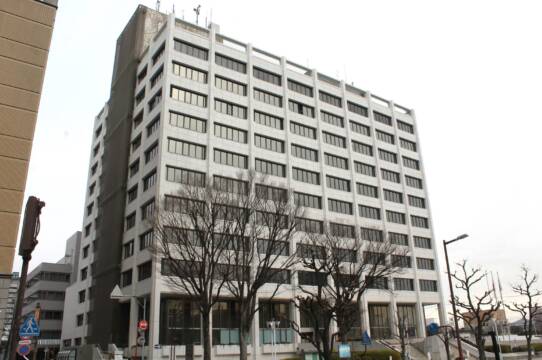 政策推進部に「大学構想推進室」を設置、四日市市が組織・機構の見直し方針を説明、市議会の議員説明会