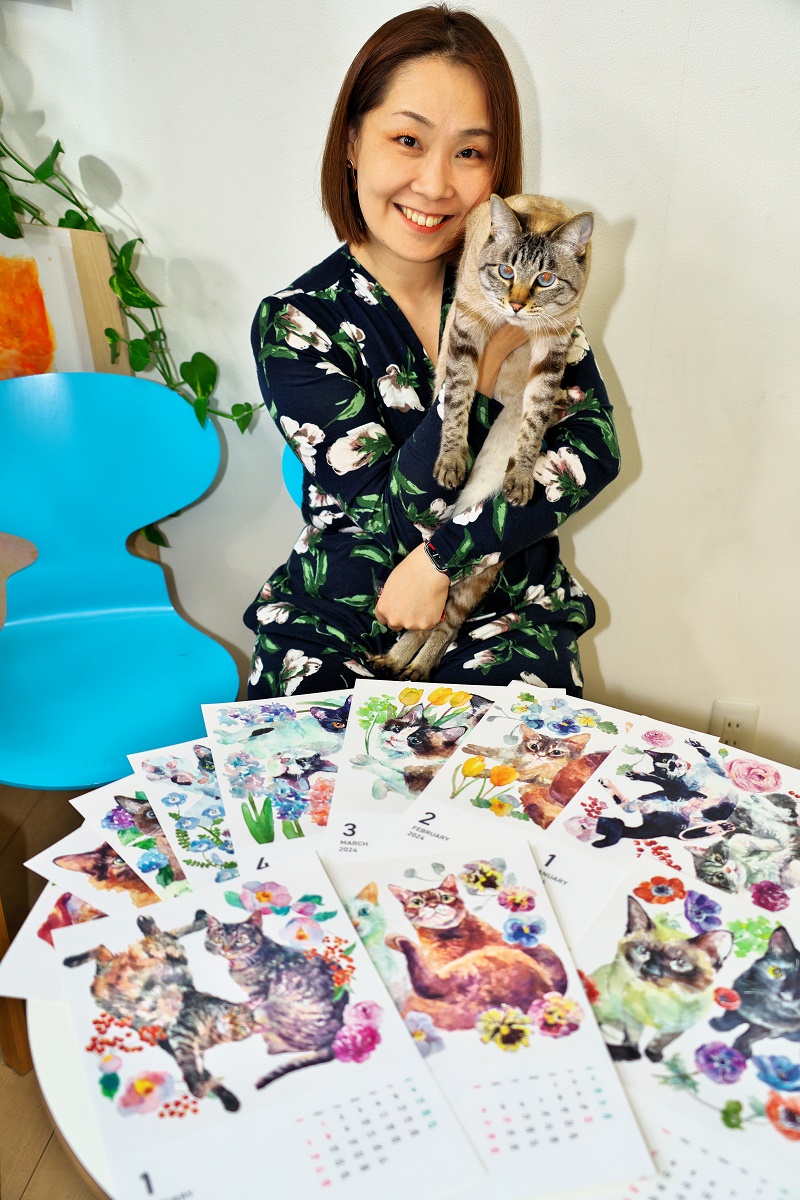好評「カレンニャー」　売り上げの半分を寄付　デザイナーつじえみさん