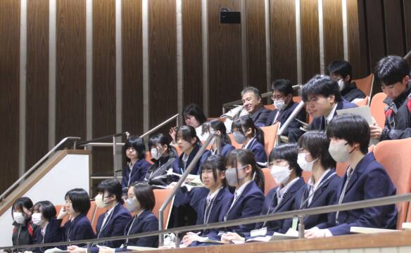 「声を届ける意味あると思った」、橋北中学の3年生が四日市市議会の一般質問を傍聴