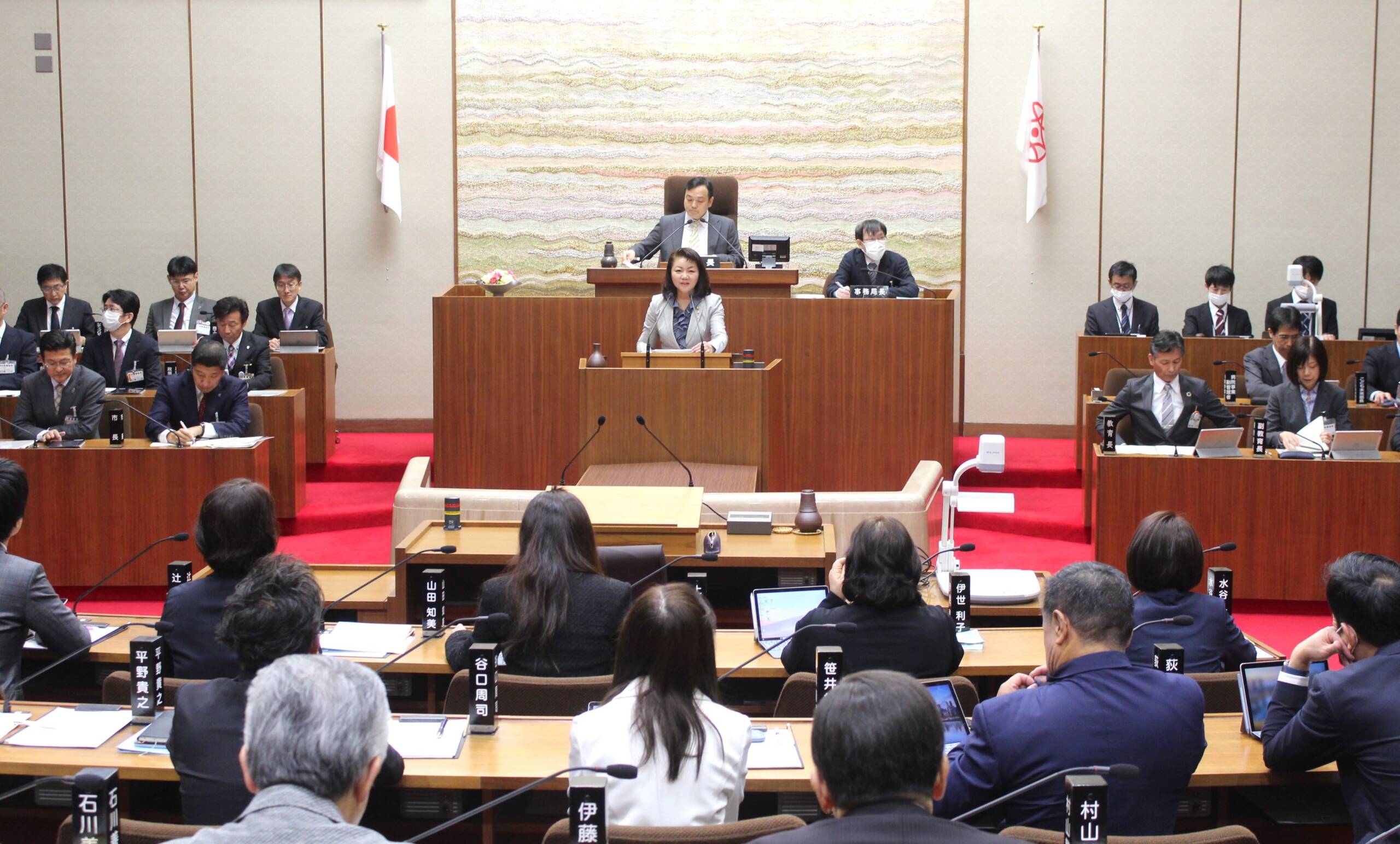 「全体費用の提示は早く」、新図書館など事業の進め方に注文も、四日市市議会で代表質問
