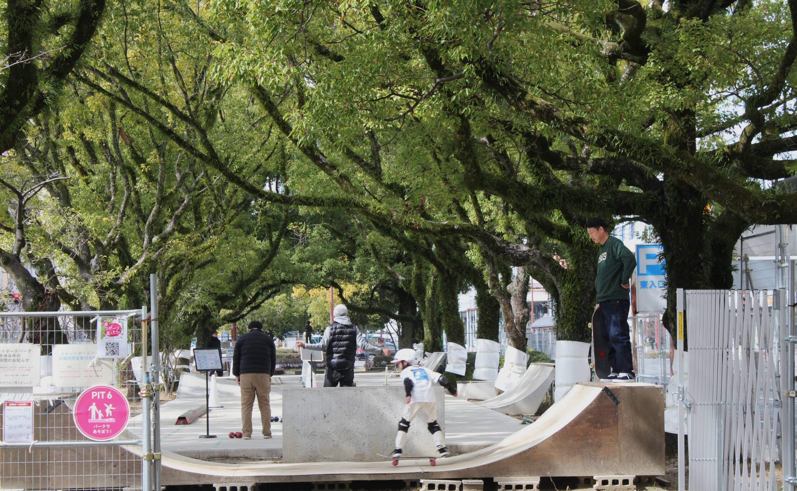 天気に恵まれ家族ら体験、歩道や広場を使ったスポーツ庁と四日市市の運動イベント