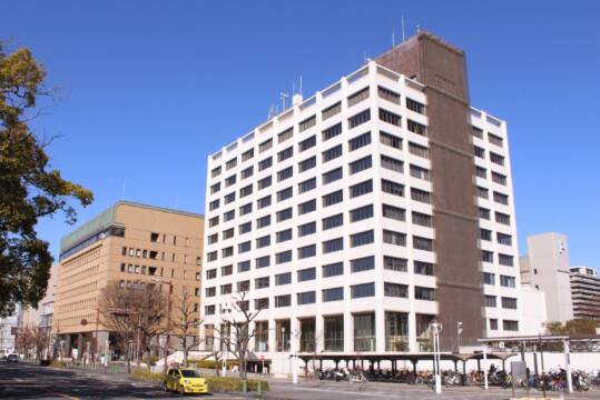 大学構想推進室など設置、異動は854人、四日市市が組織・機構見直しと定期異動を発表