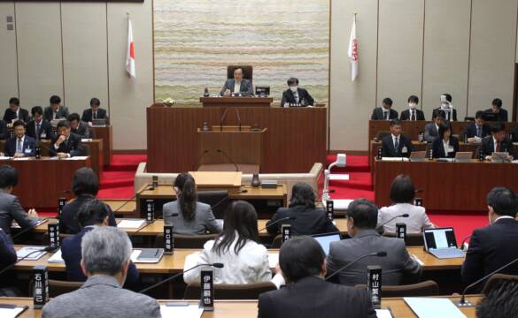 新型コロナワクチンの健康被害救済求める意見書を可決、請願2件は不採択、四日市市議会