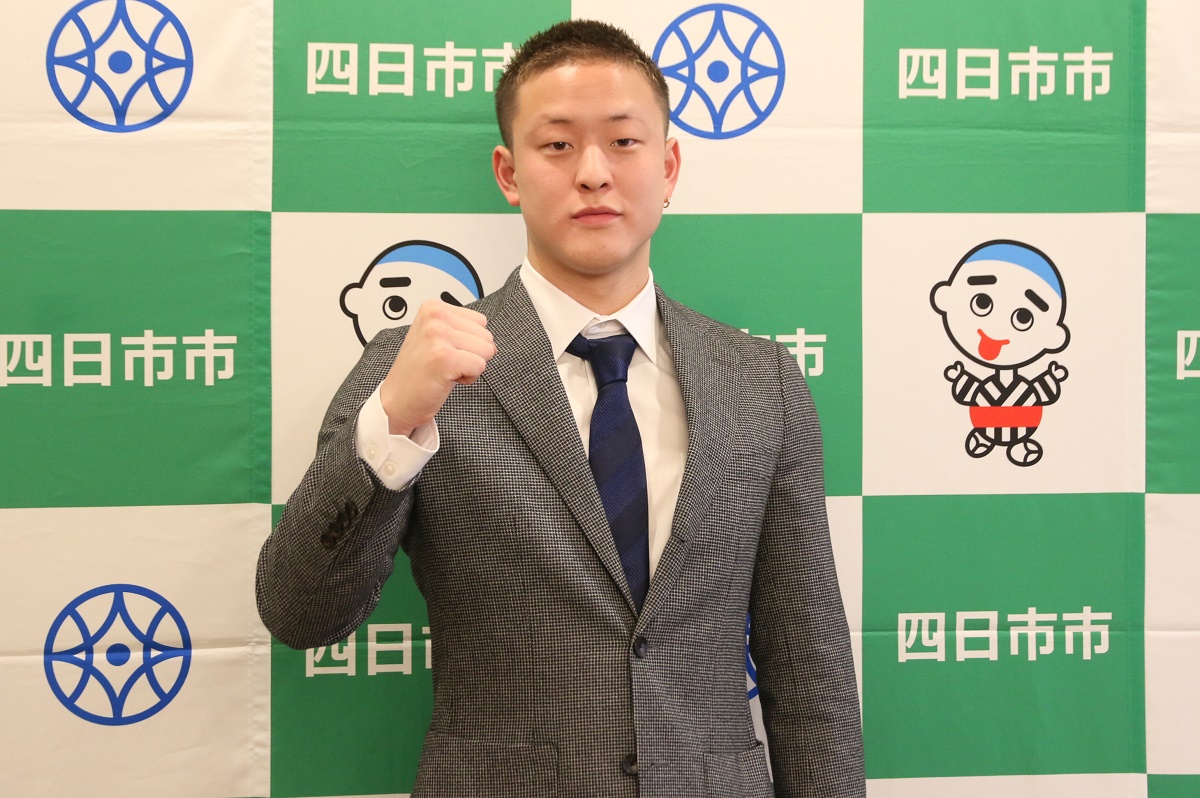 「とにかく決勝へ残る」　パリ五輪競泳日本代表　四日市出身の谷口卓選手が表敬訪問