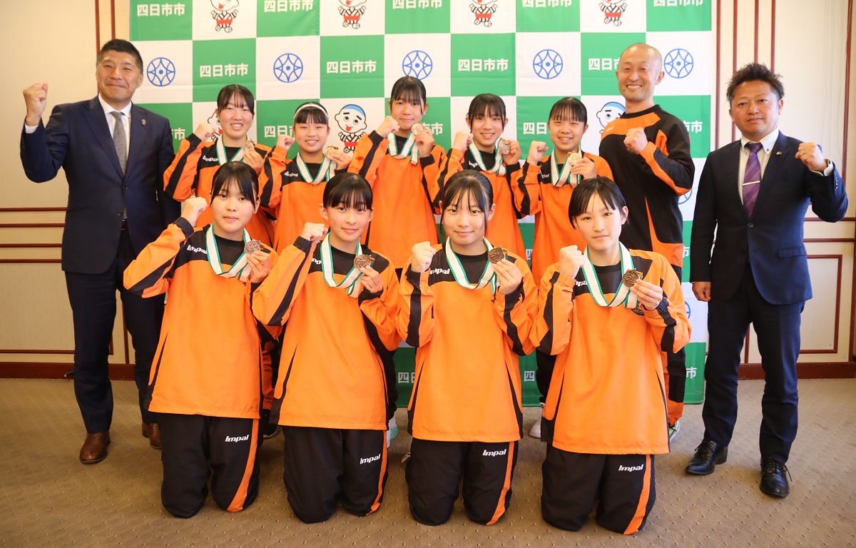 全国3位にうれしさと悔しさ　ヴィアティン三重ハンドボールクラブ女子　大会結果を報告