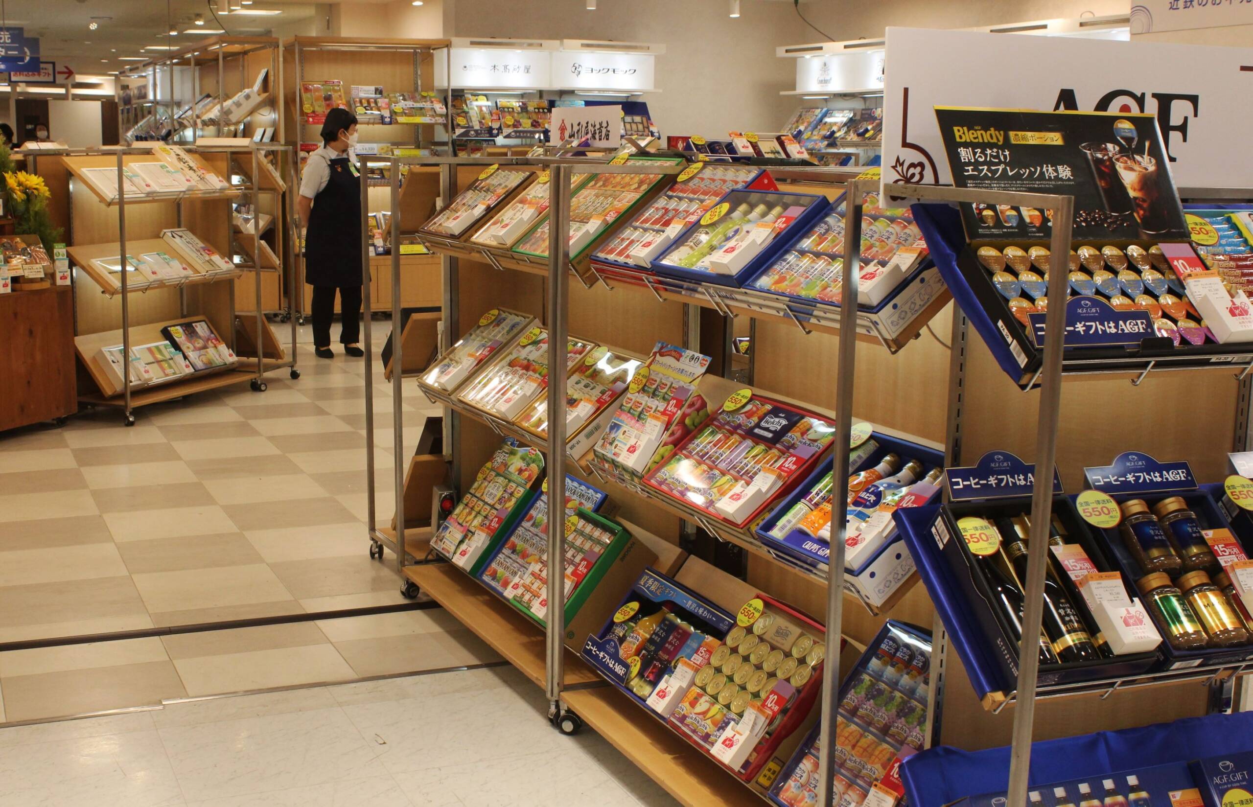 「夏の贈りもの」会場がオープン、お勧めは6月中のご注文、近鉄百貨店四日市店6階で