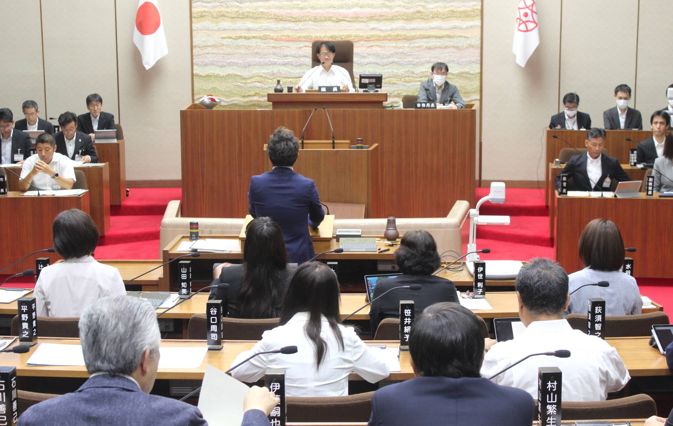 中心市街地再開発のその後は？　全国植樹祭誘致を、不登校やひとり親家庭の支援など質疑、四日市市議会