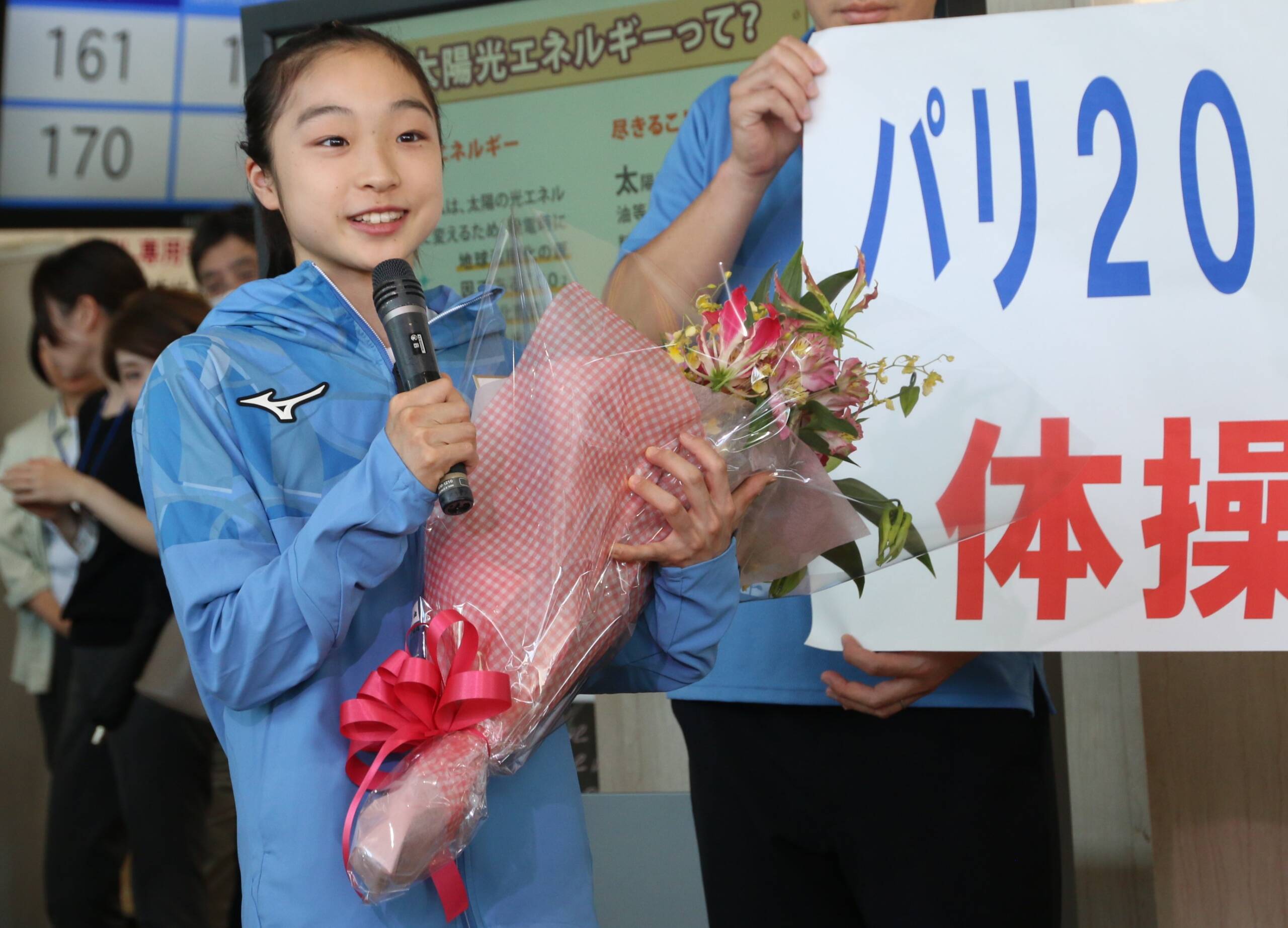 「自分の演技をしっかりする」　体操女子で五輪代表内定　岡村さんが表敬訪問