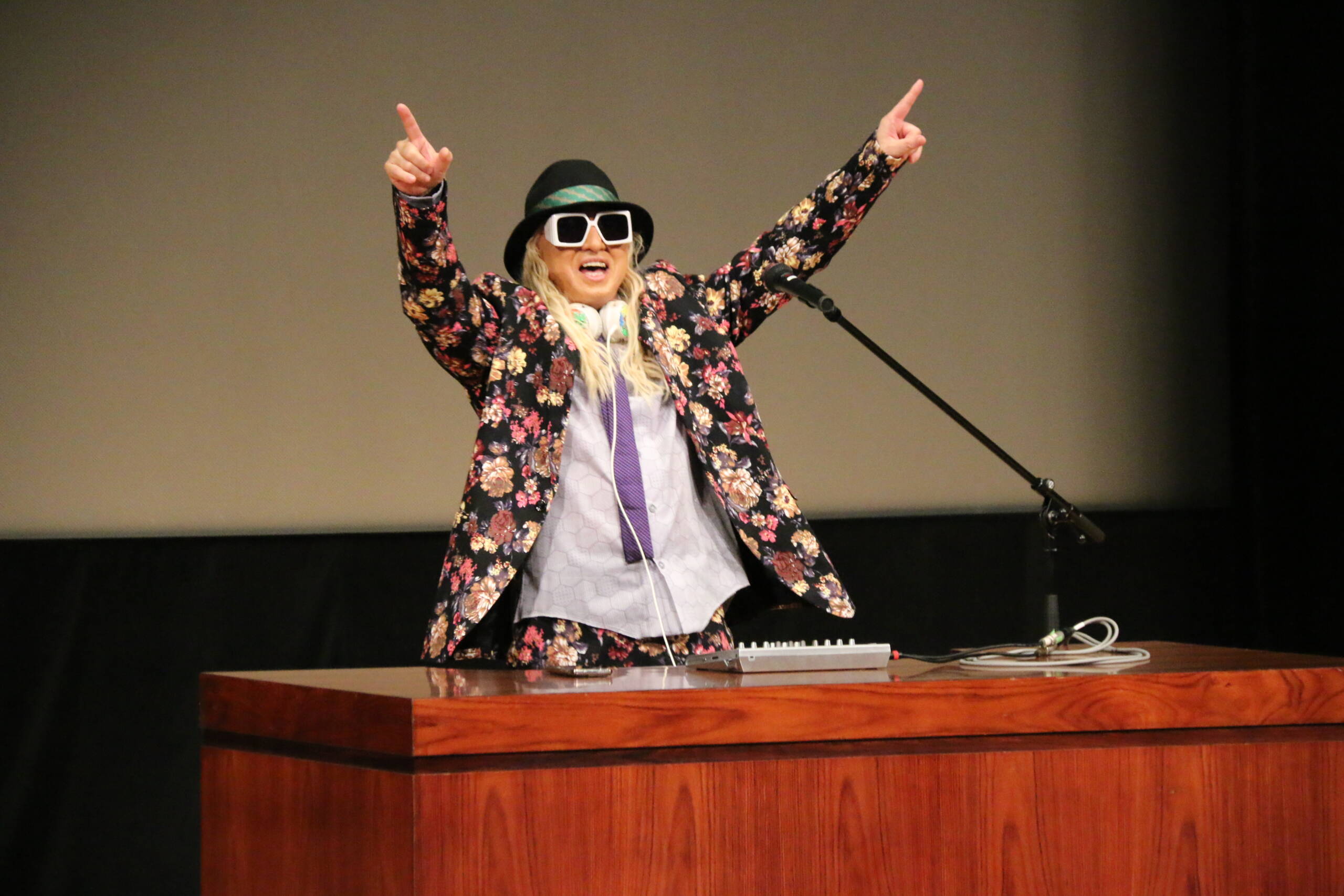 「超最高でした、ありがとう！」　DJ KOOさんが四日市で出張授業　