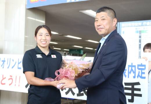 「見てくれる人に力を」　パリ五輪7人制女子ラグビー日本代表内定　四日市メリノール学院出身の水谷咲良選手が表敬訪問