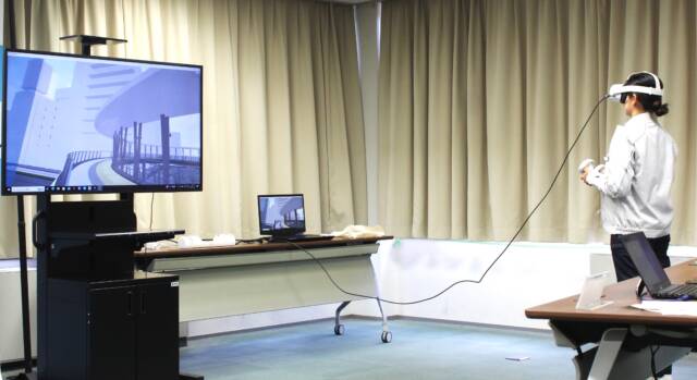 円形デッキを歩いてみよう、8月3、4日に四日市市総合会館でVR体験会