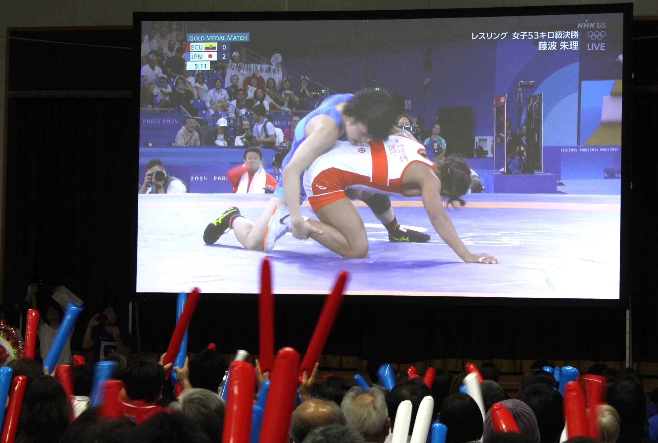 圧倒的強さで金メダル、レスリング藤波朱理選手を母校のパブリックビューイングで応援