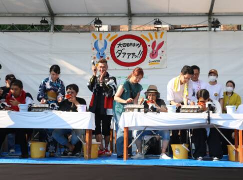 「わんこ四日市ひやむぎアタック」　出場者に声援　特産品の良さ知る機会に