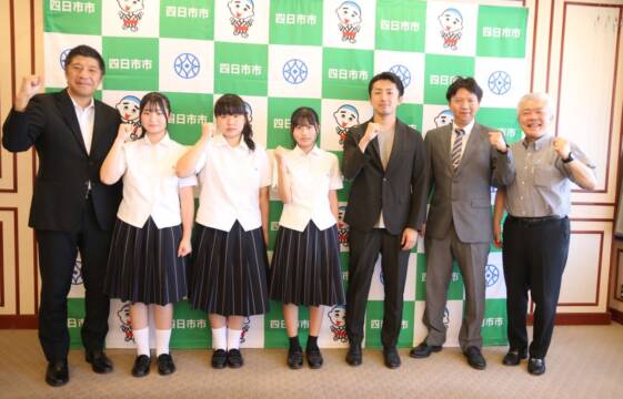 声掛け合い団結力強める　全国中学生弓道大会に出場　四日市メリノール学院中学校弓道部