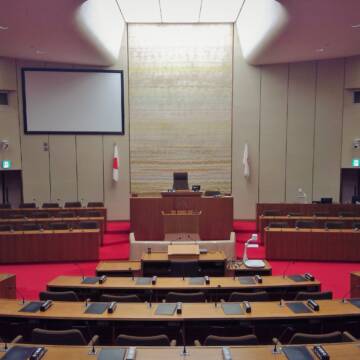 市役所北の「三重機械鐵工駐車場周辺の優位性高い」、新図書館のあらたな候補地について四日市市が考え述べる、市議会の議員説明会