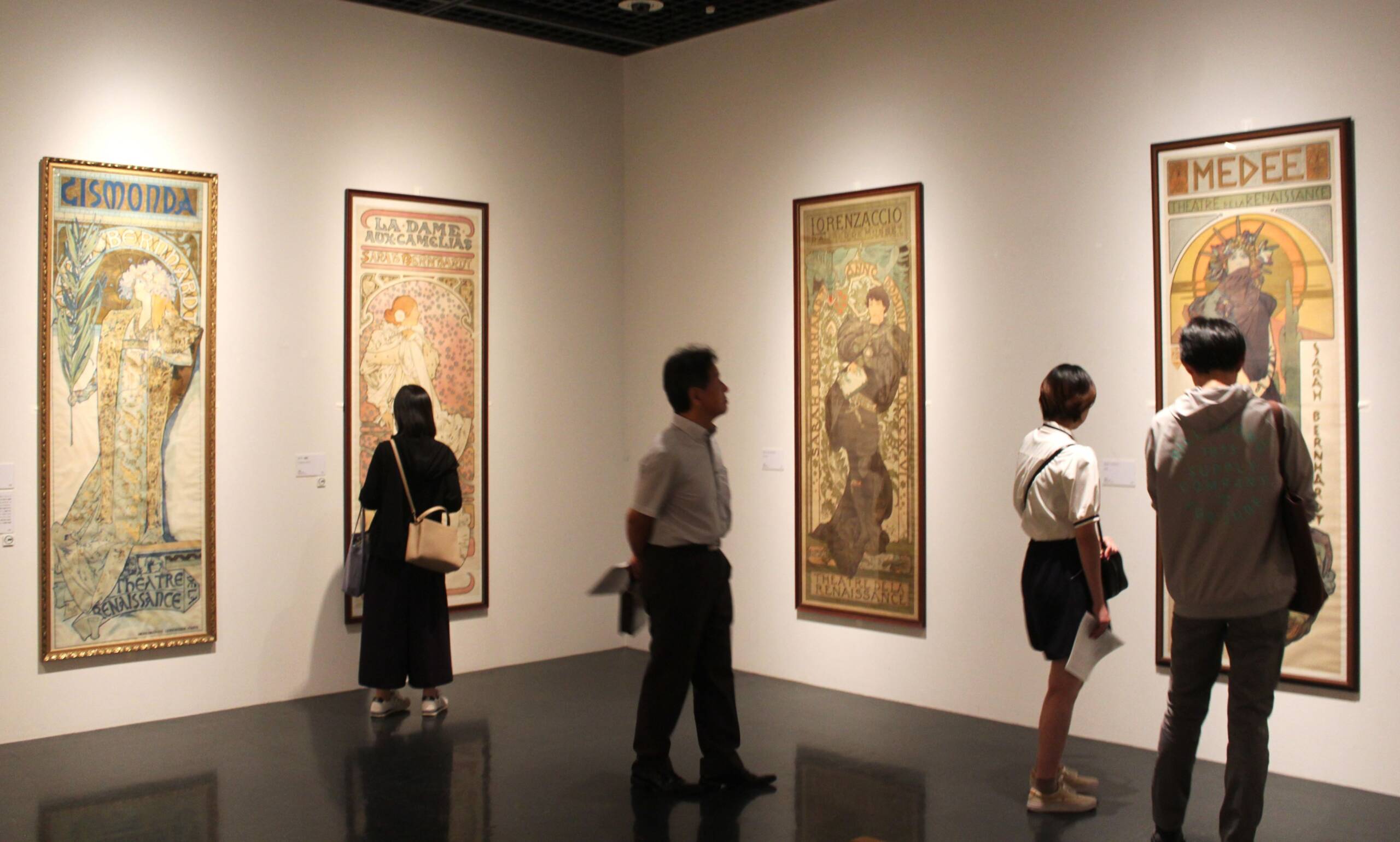 ミュシャ展始まる、日本初公開の作品も多数、パラミタミュージアムで作家の多彩な顔を紹介