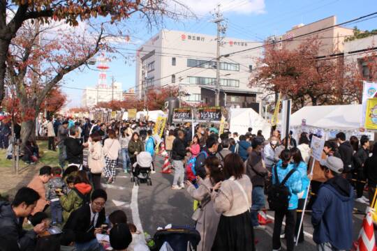 B1グランプリの経済効果は17.6億円、四日市市議会の委員会審議で紹介、委員からは辛口意見も
