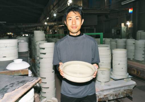 萬古焼ペタライト不足に一手　「シリカ広めたい」　四日市市の内山製陶所　