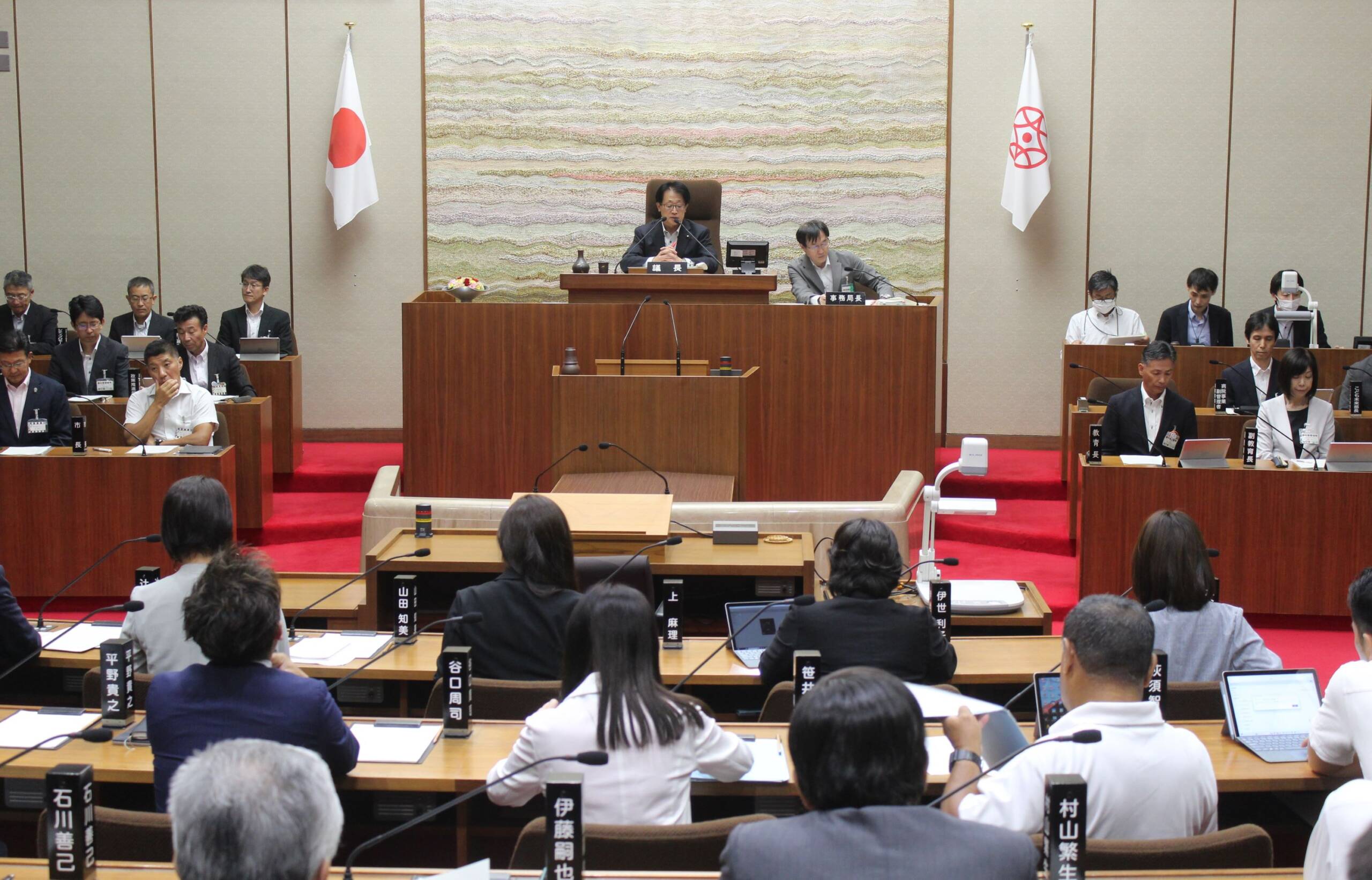 新図書館の調査費含む補正予算は可決、PFAS実態把握を求める請願は今回も採決期限を延期、四日市市議会