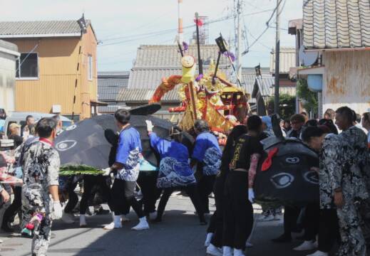 金色の「大正丸」勇壮に町を練る、四日市で復活3年目の磯津鯨船祭り