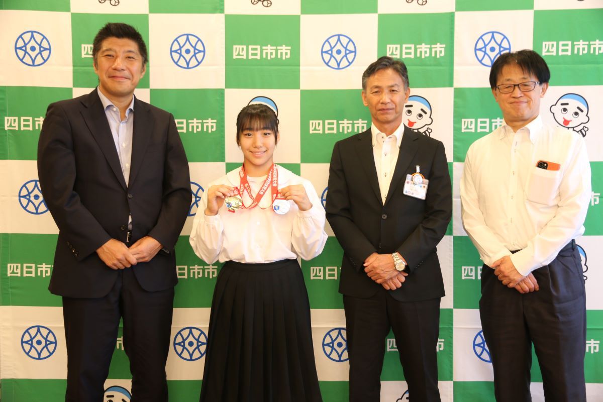 「世界で戦える選手になりたい」　四日市市立三滝中3年の棟田さん　全中体操での結果を報告