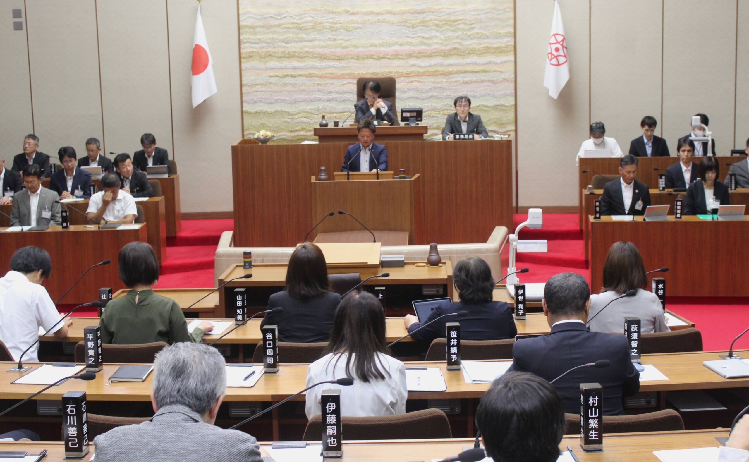 衆院選経費の補正予算や人事案件など審議、四日市市議会8月定例月議会の最終日