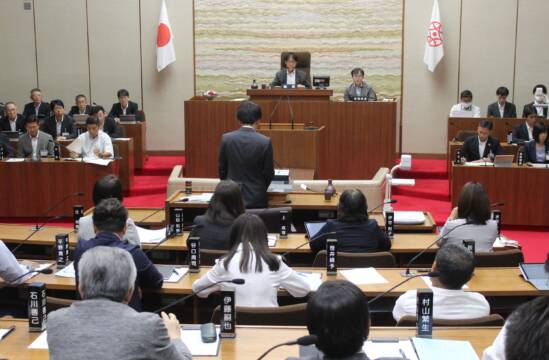 保育料を安く、企業誘致の用地を、小山田小にスクールバス復活を、四日市市議会一般質問