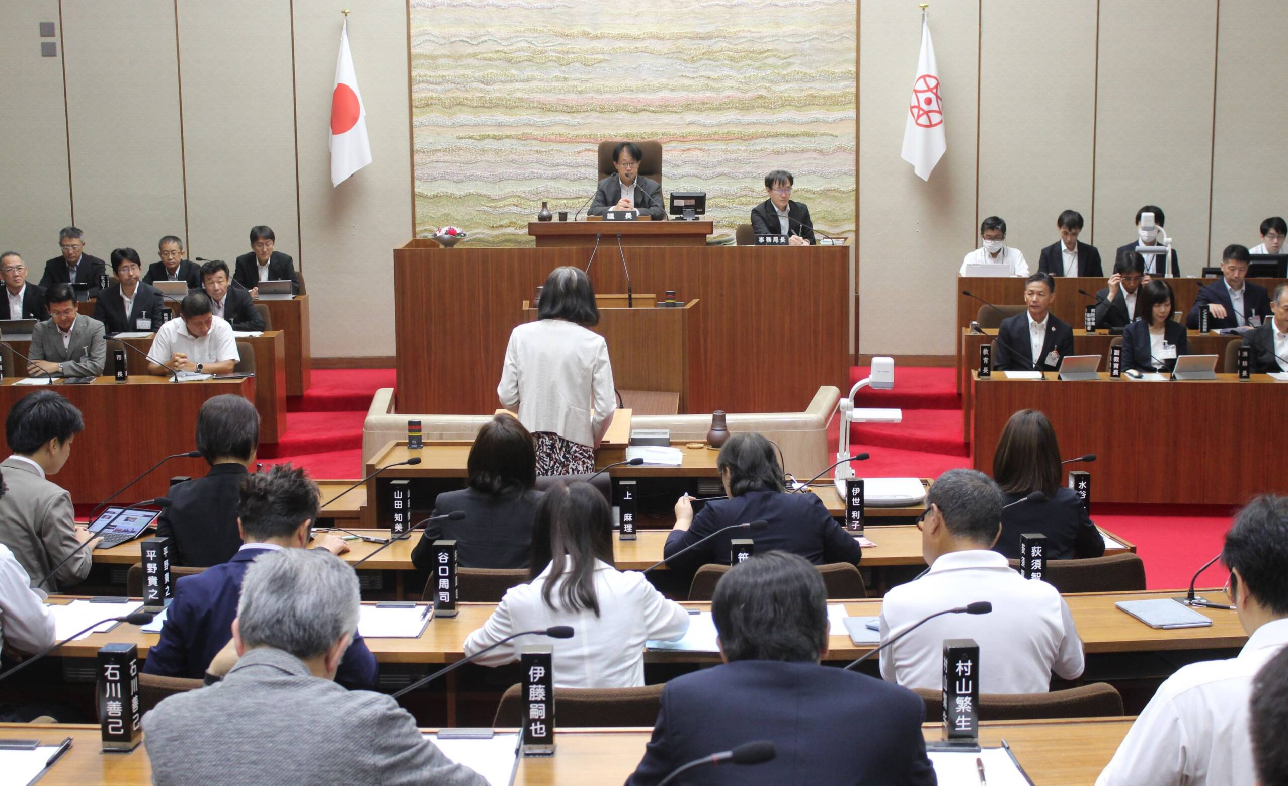 補聴器購入に助成を、パートタイム会計年度任用職員の待遇改善を、四日市市議会一般質問