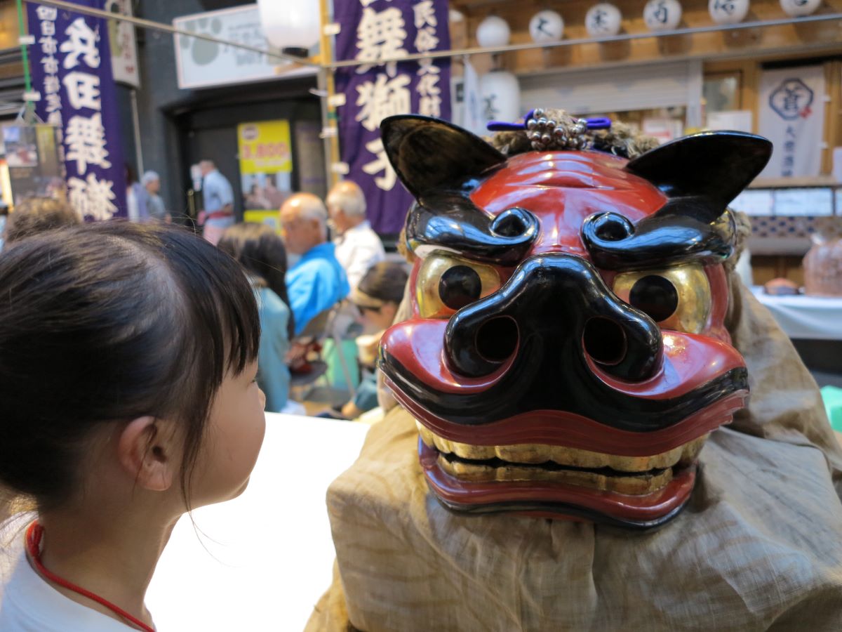四日市祭はじまる　衣装など間近でじっくり　初日の宵祭にぎわう