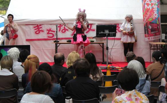 よんコス、ビブリオバトル、わんこひやむぎ、イベント盛りだくさんで商店街にぎわう