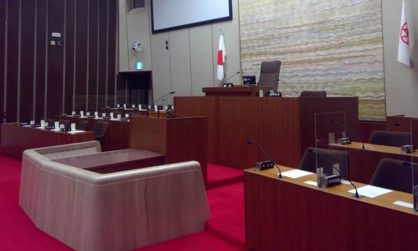「できるだけ早い審議で進めたい」、中小企業振興の条例づくりへ四日市市議会特別委で意見交わす