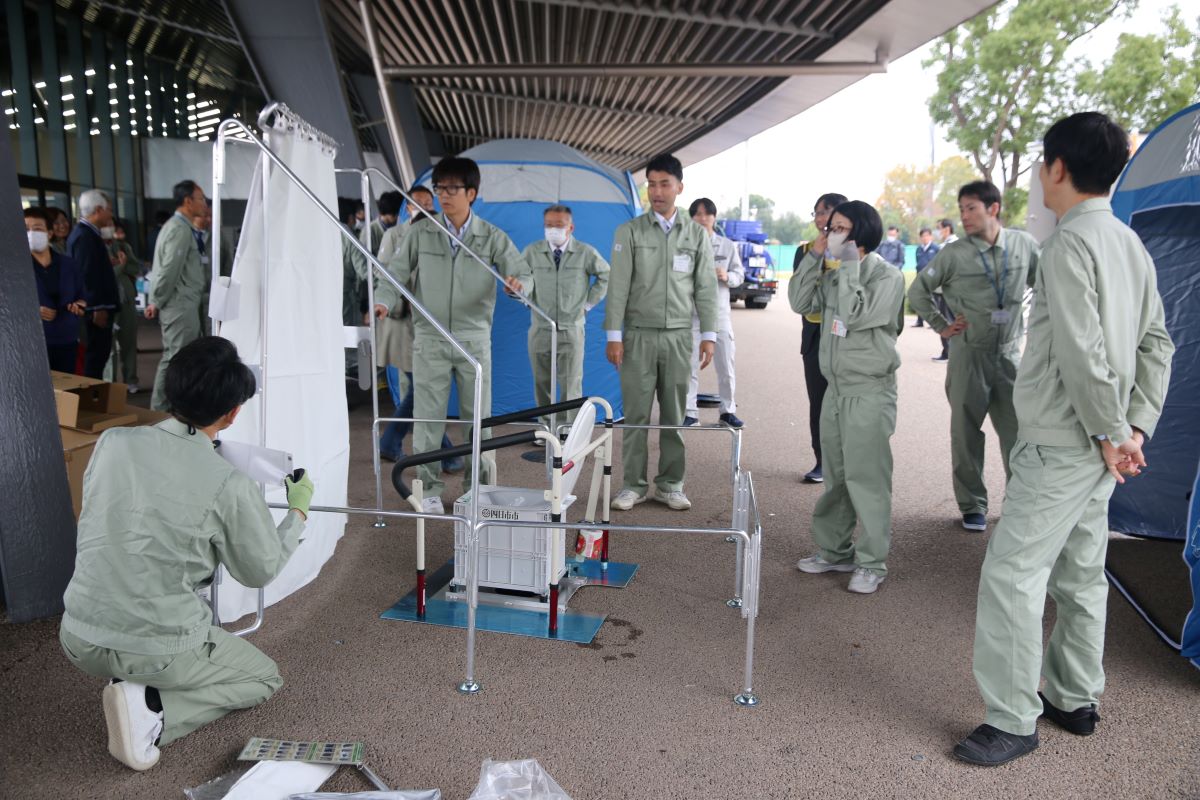 災害時に備えトイレの組み立てなど確認　し尿処理特化の訓練を実施　四日市市