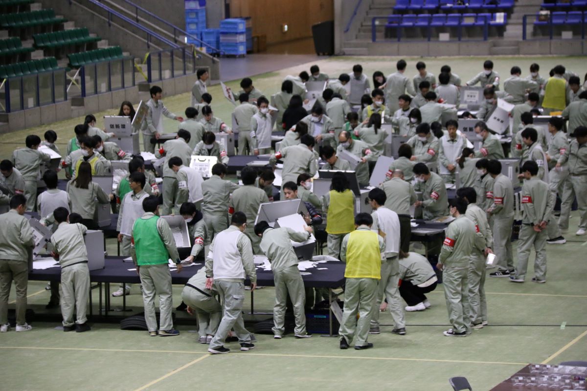 【四日市市長選2024】　開票作業始まる　投票率は34・98％　8年前より1・04下回る