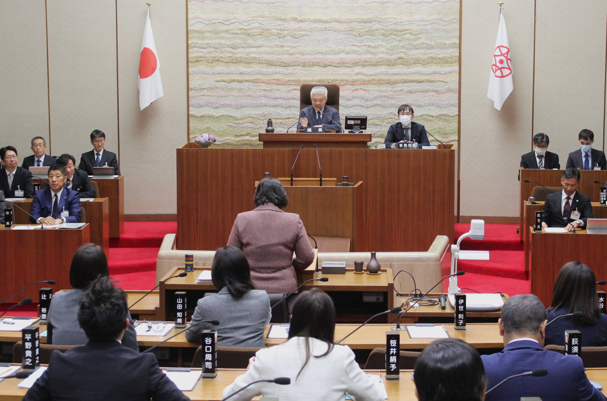 市立病院の患者対応、水道の漏水対策、教職員の働き方など質疑、四日市市議会の一般質問