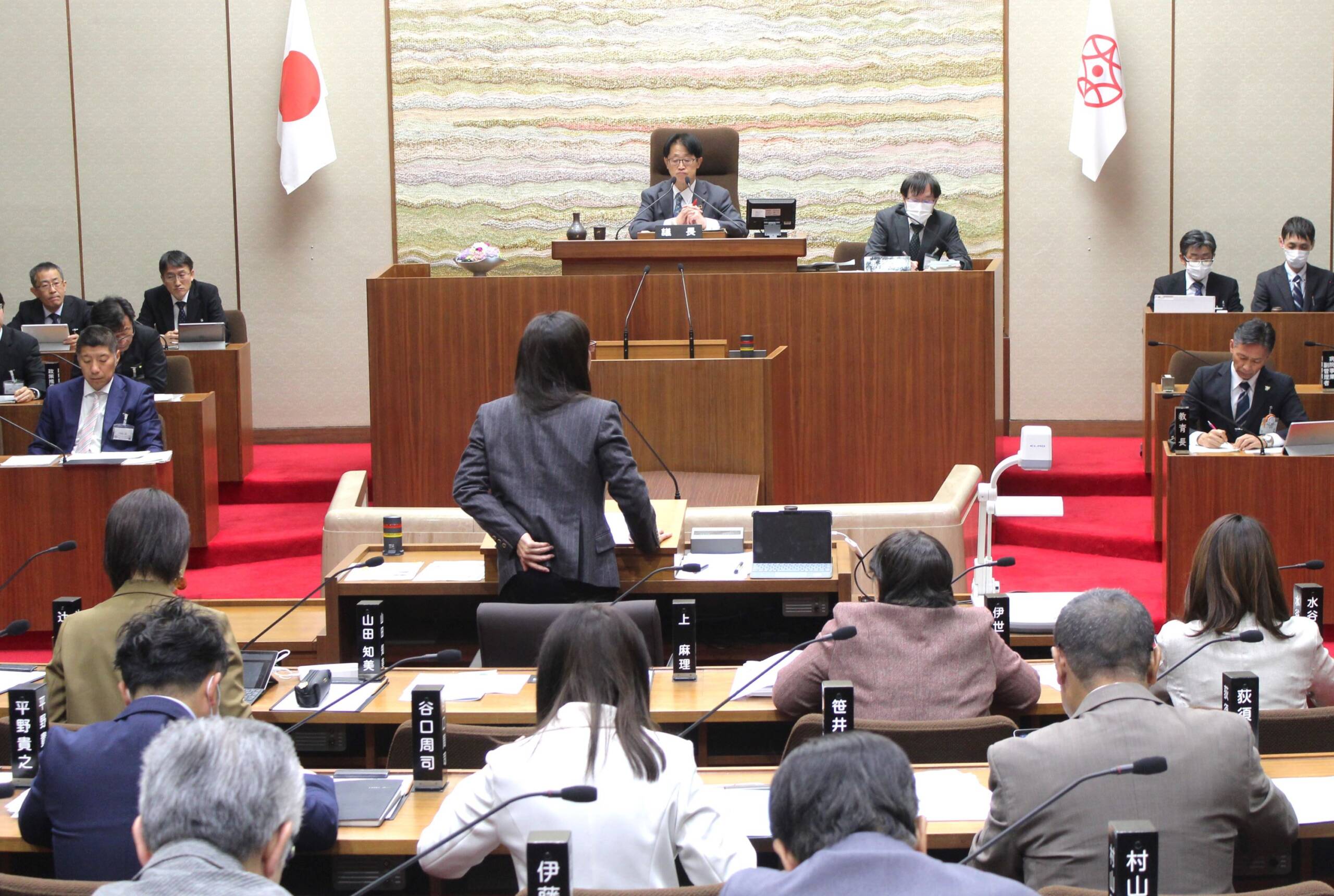 公共施設の維持費、水泳競技場、自治会活動など質疑、四日市市議会で一般質問始まる
