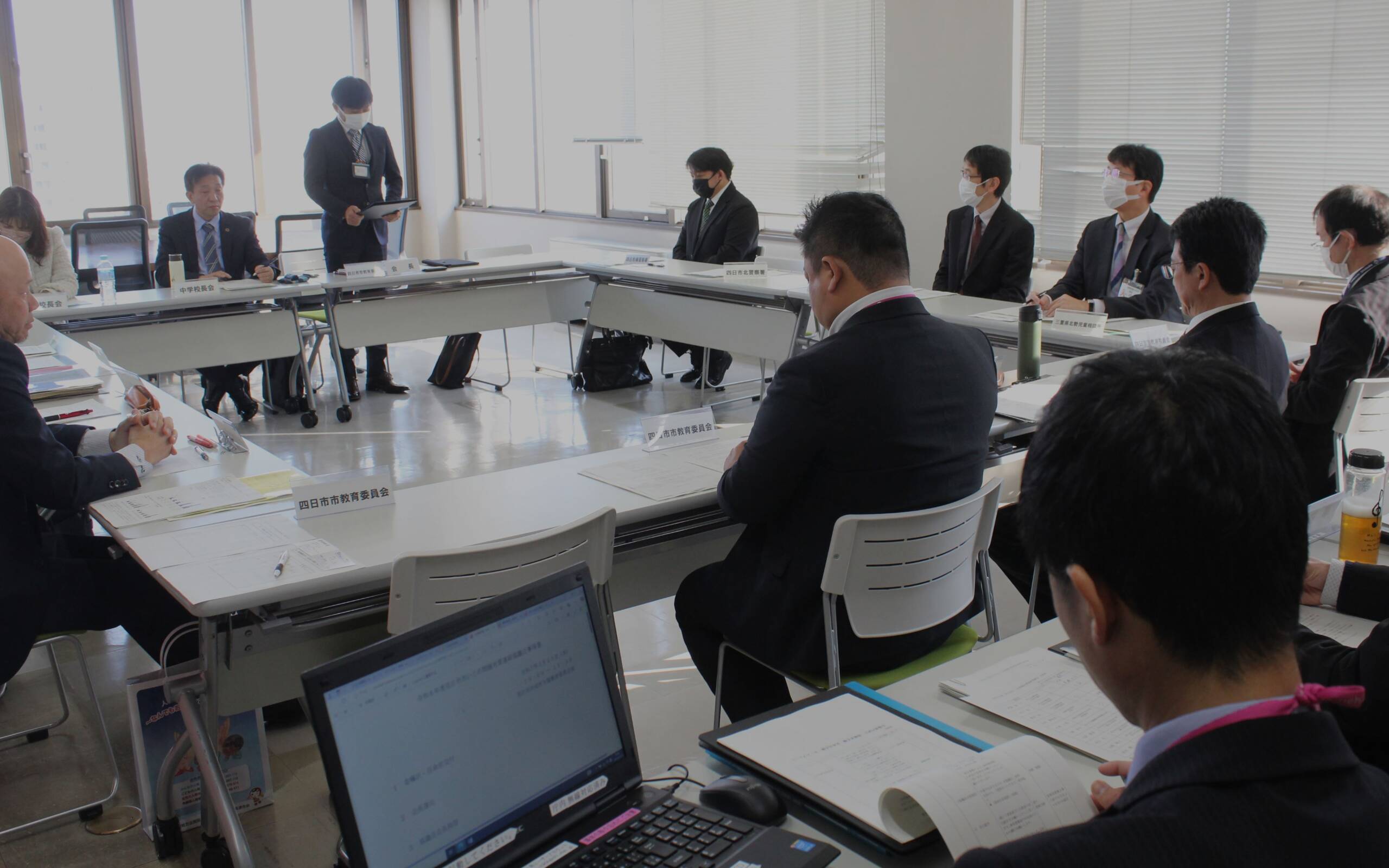 細かく拾い、いじめ認知件数は増加、その分対策も早く、四日市で関係機関の会議