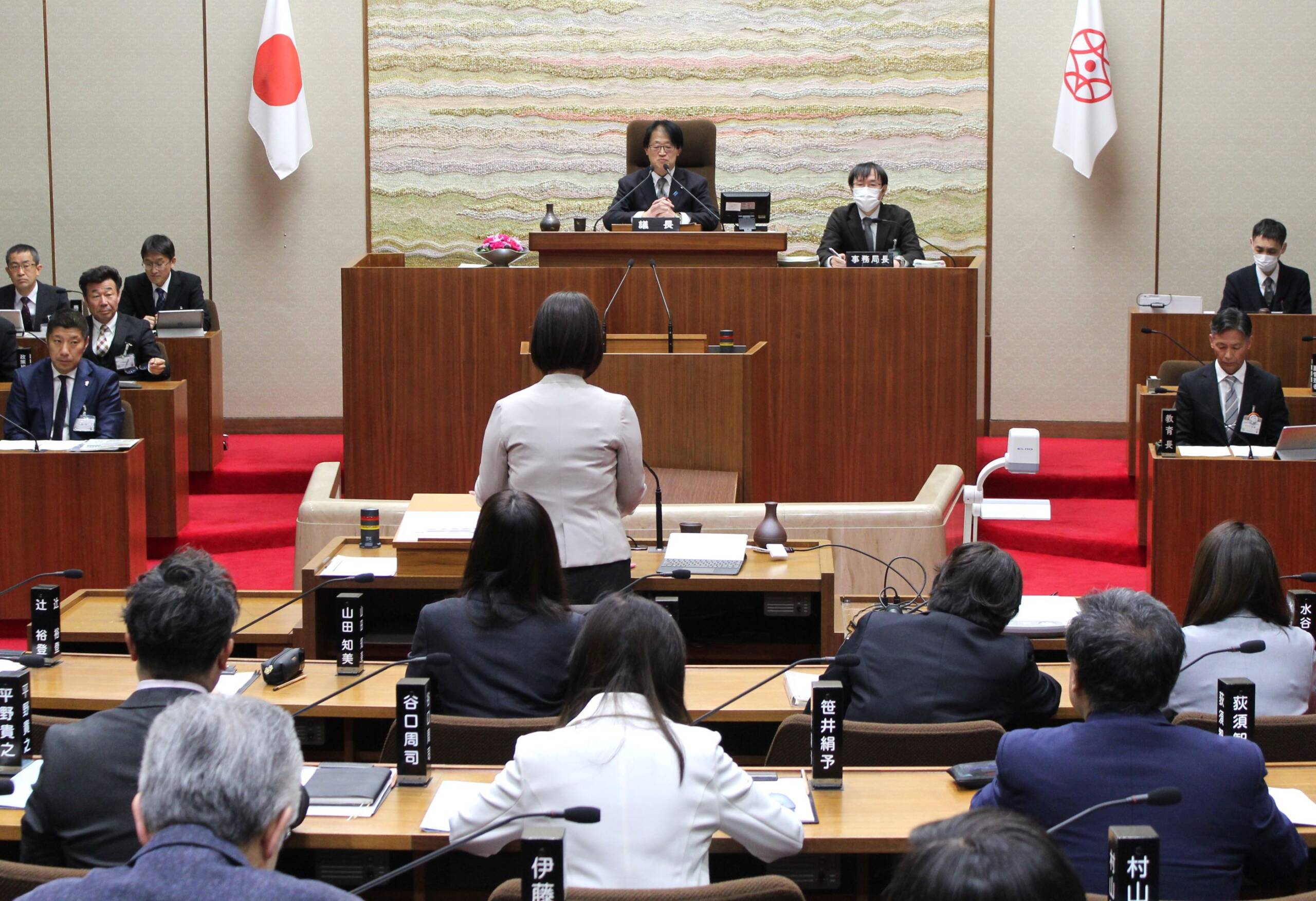チーム担任制、歯磨きの重要性、若者の居場所、猿対策など質疑、四日市市議会