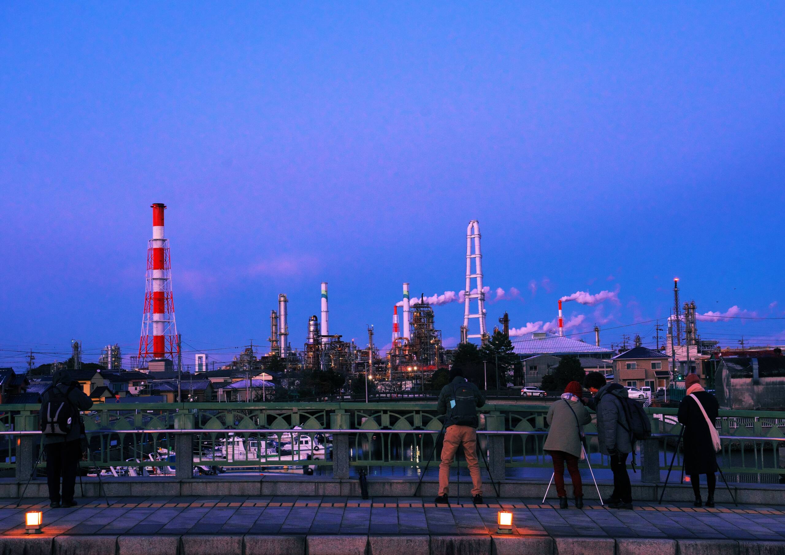 「こんな写真が撮れました」四日市港写真講座　印象的な港の夕景や工場夜景撮影に挑戦