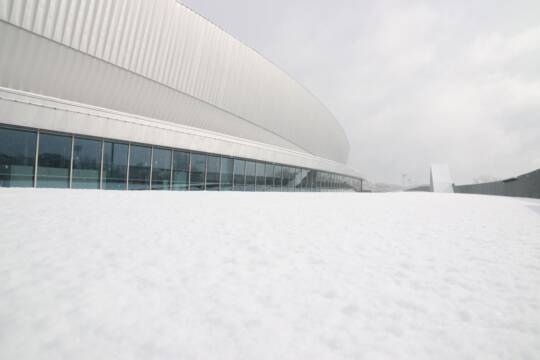 強烈寒波の影響　四日市市で積雪　小学校など登校時間変更も　　