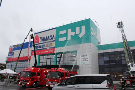 四日市の大規模商業施設で消防訓練、7日まで春の全国火災予防運動