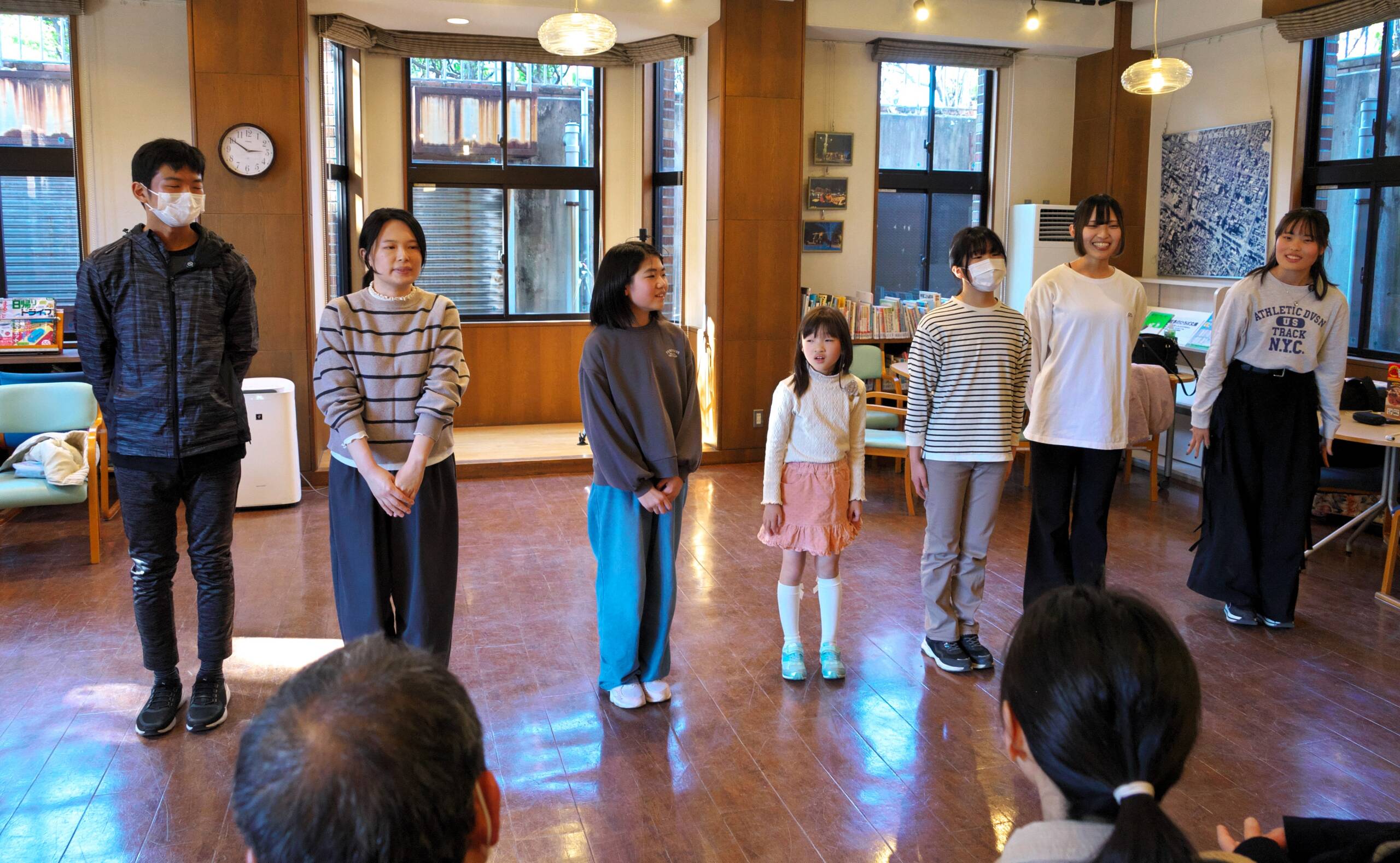 小学生が「宝物」の思い出を90分で演劇に　「こども四日市」実行委の学生が指南